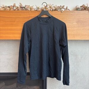 Lululemon Men’s Long Sleeves Top, Size M